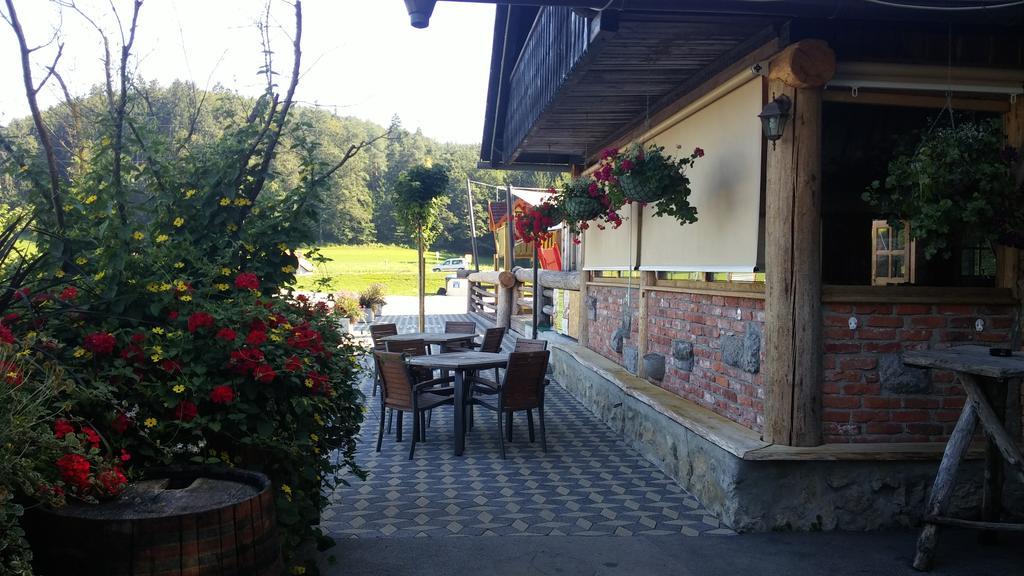 Darja Guesthouse Dob Bagian luar foto